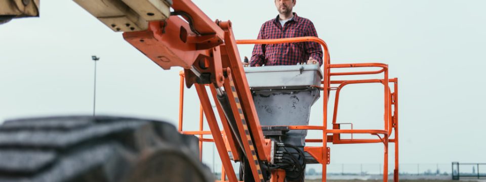 Jak zainstalować podłogę laminowaną w trzech prostych krokach