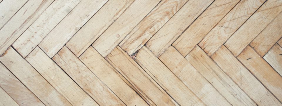 Ozdobny sufit: inspiracje i pomysły na stworzenie efektownej aranżacji wnętrza